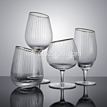 Комплетирани чаши за вино